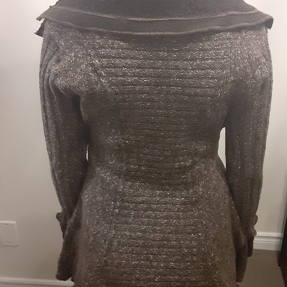 Cleo Sweater- Size S/M- Excellent Condition - Picture 3 of 3